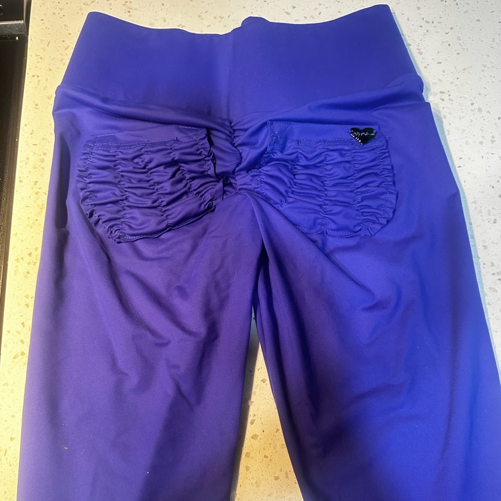 Cute booty lounge workout leggings